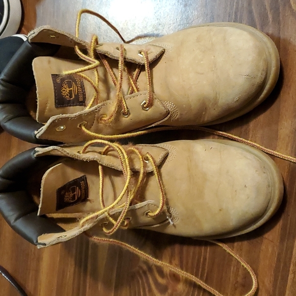 Boots 👢. - Picture 1 of 4